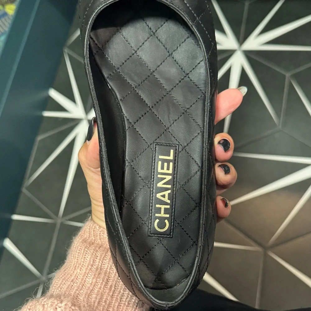 Chanel Black Quilted Flats with Gold Logo - Picture 7 of 7